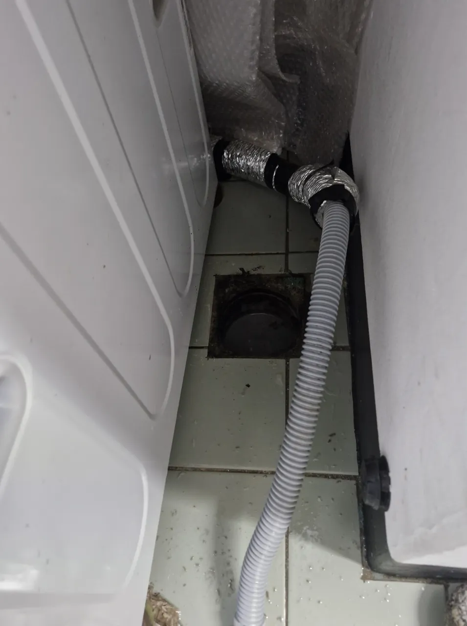 청주시 배관공사 배수·배관 문제 원인을 점검하는 실제 작업 사진