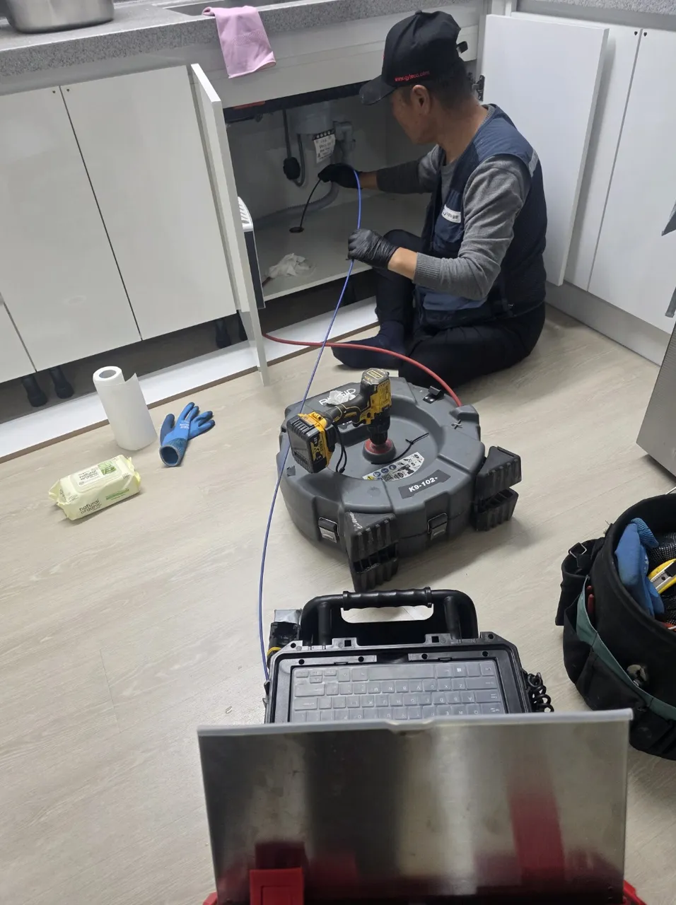 구로구 싱크대막힘 배관 내부 상태와 문제 구간을 확인하는 현장 사진